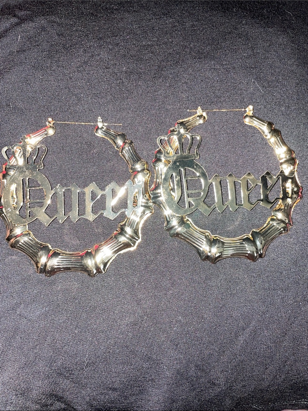 Gold Bamboo Hoop Nameplate Earrings - 'Queen' Script